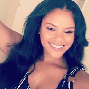 Meet your Posher, Leandra